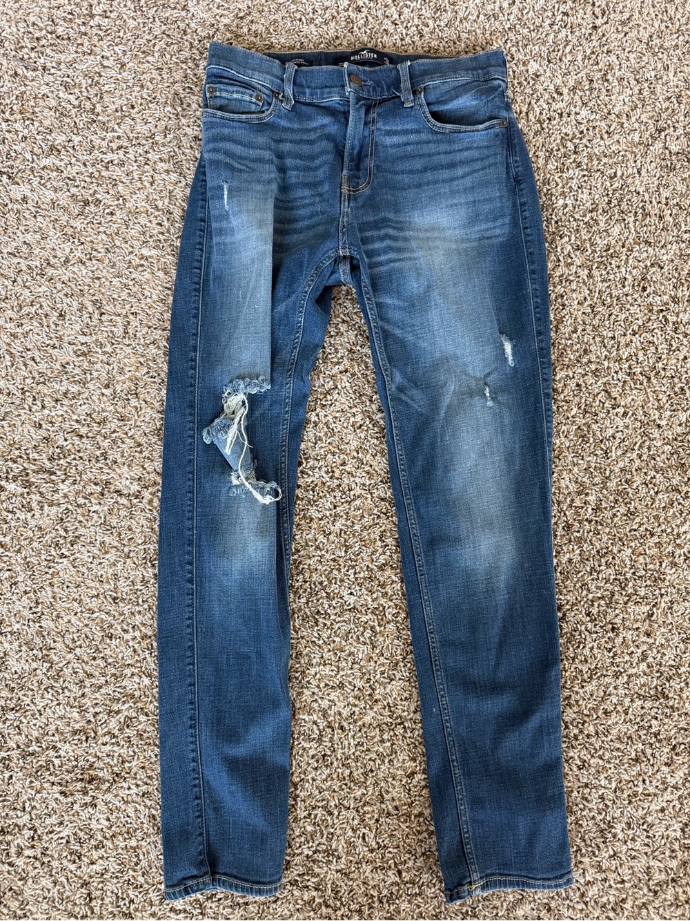 Hollister Advanced Stretch Men’s athletic Skinny Jeans Blue Distressed. 29/32.